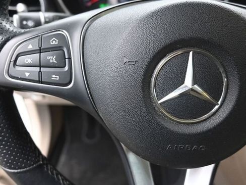Used 2019 Mercedes-Benz GLC 300 image 14