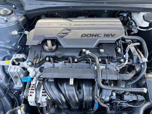 Certified 2025 Hyundai Elantra SEL FWD image 32