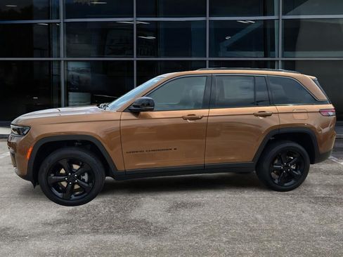 New 2026 Jeep Grand Cherokee Limited w/ Limited Altitude Package RWD image 4