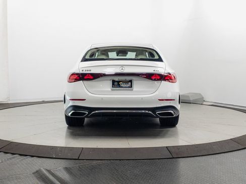 Used 2025 Mercedes-Benz E 350 4MATIC Sedan image 30