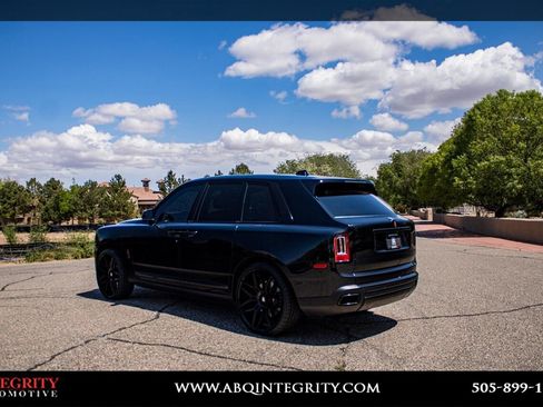 Used 2022 Rolls-Royce Cullinan w/ Dynamic Package image 10