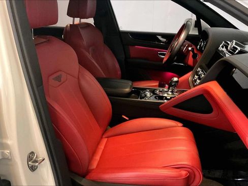 Used 2023 Bentley Bentayga AWD/4WD image 14