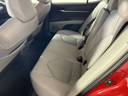 Used 2024 Toyota Camry SE image 25