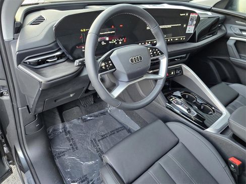 New 2025 Audi Q5 2.0T Premium Plus image 18
