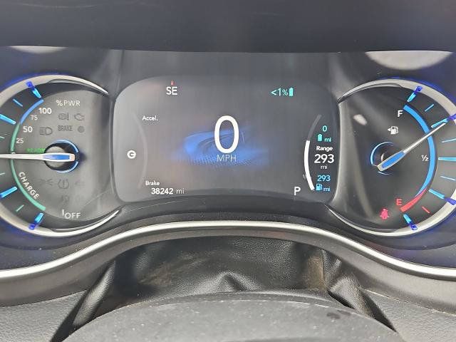 Used 2023 Chrysler Pacifica Touring-L FWD image 11