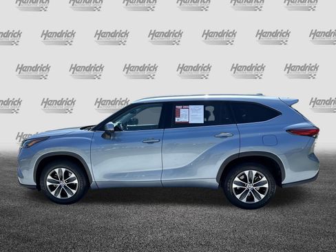 Used 2022 Toyota Highlander XLE FWD image 7
