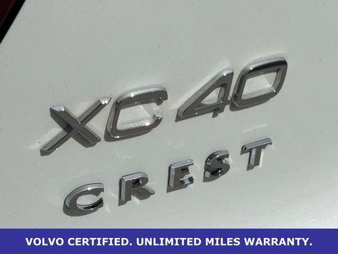 Certified 2025 Volvo XC40 B5 Plus image 11