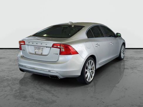 Used 2017 Volvo S60 T5 Inscription Platinum FWD image 2