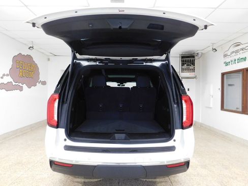 Used 2021 GMC Yukon XL SLT w/ Rear Media and Nav Package AWD/4WD image 86