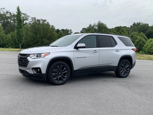 Used 2021 Chevrolet Traverse RS FWD image 3