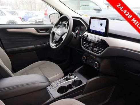 Used 2022 Ford Escape SE image 17