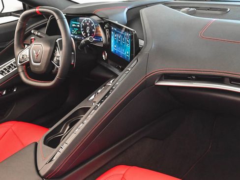 Used 2024 Chevrolet Corvette Stingray Convertible w/ 1LT image 37