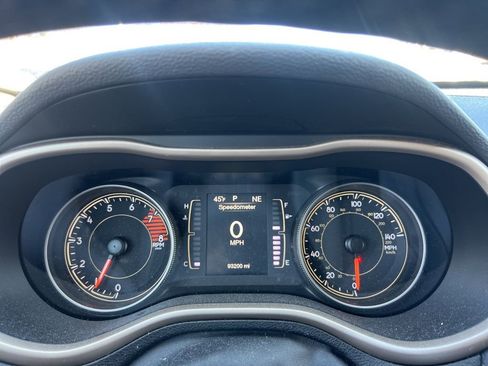 Used 2017 Jeep Cherokee Latitude w/ Cold Weather Group image 6