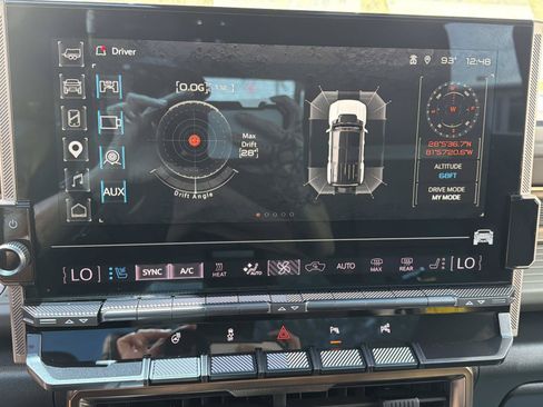 Used 2024 GMC Hummer EV 3X w/ LPO, Illumination Package AWD/4WD image 21
