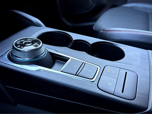 Used 2025 Ford Escape ST-Line image 19