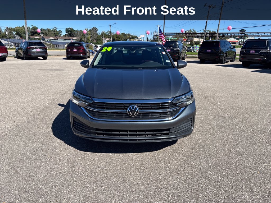 Used 2024 Volkswagen Jetta SE w/ Panoramic Sunroof Package FWD image 10