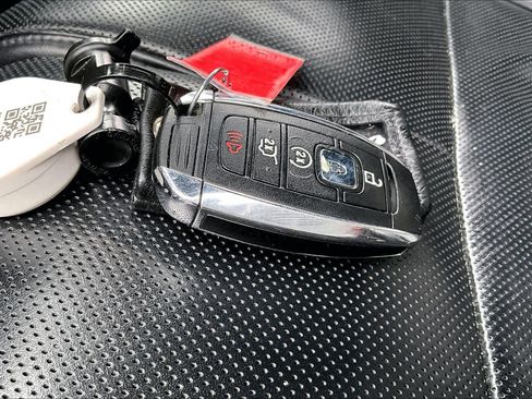 Used 2019 Lincoln Navigator Reserve image 13