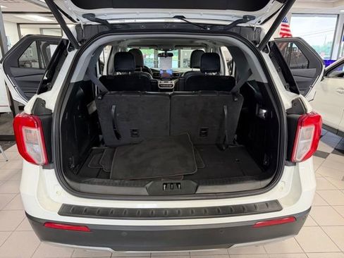 Used 2022 Ford Explorer XLT w/ Equipment Group 202A AWD/4WD image 28