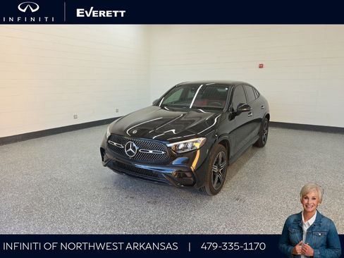 Used 2024 Mercedes-Benz GLC 300 4MATIC image 1