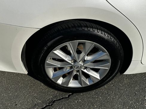 Used 2013 Lexus ES 300h w/ Luxury Pkg FWD image 33