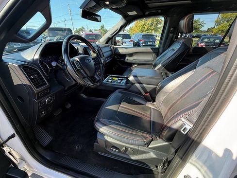 Used 2019 Ford Expedition Limited w/ Equipment Group 303A AWD/4WD image 16
