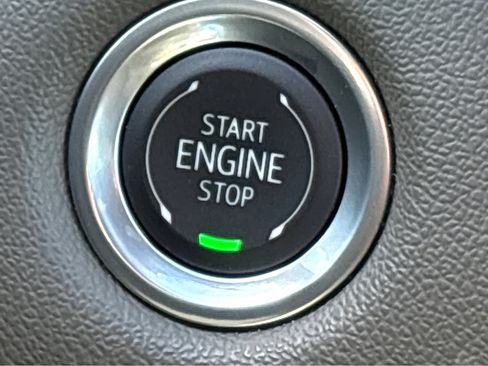 Used 2024 Chevrolet Colorado ZR2 w/ Technology Package AWD/4WD image 5
