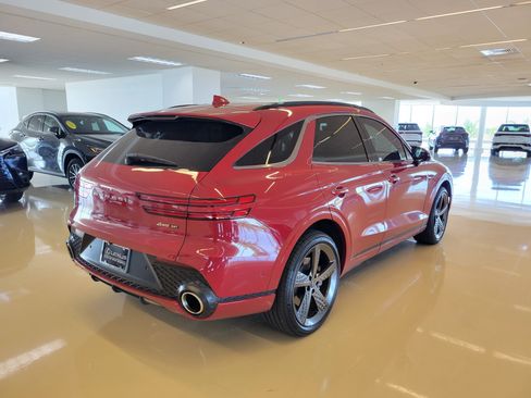 Used 2022 Genesis GV70 3.5T Sport w/ Sport Prestige Package AWD/4WD image 8