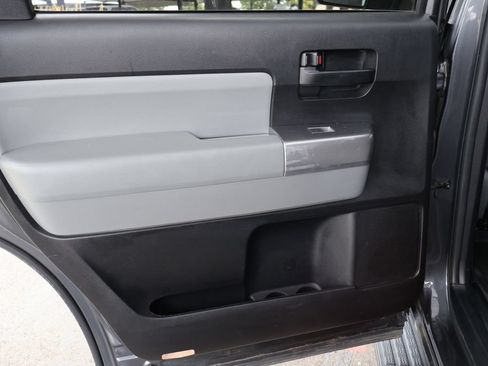 Used 2019 Toyota Sequoia SR5 AWD/4WD image 46