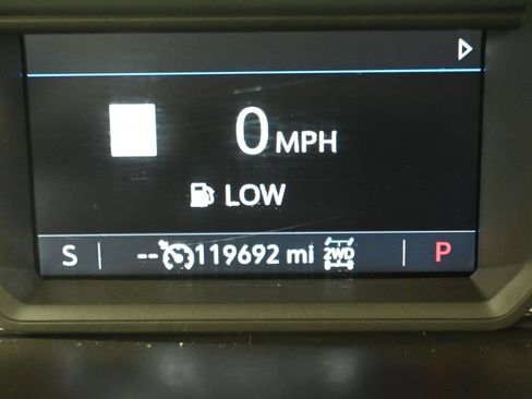 Used 2019 GMC Sierra 1500 SLT w/ SLT Premium Plus Package AWD/4WD image 17