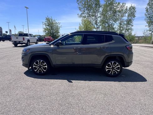 Used 2023 Jeep Compass Limited AWD/4WD image 13