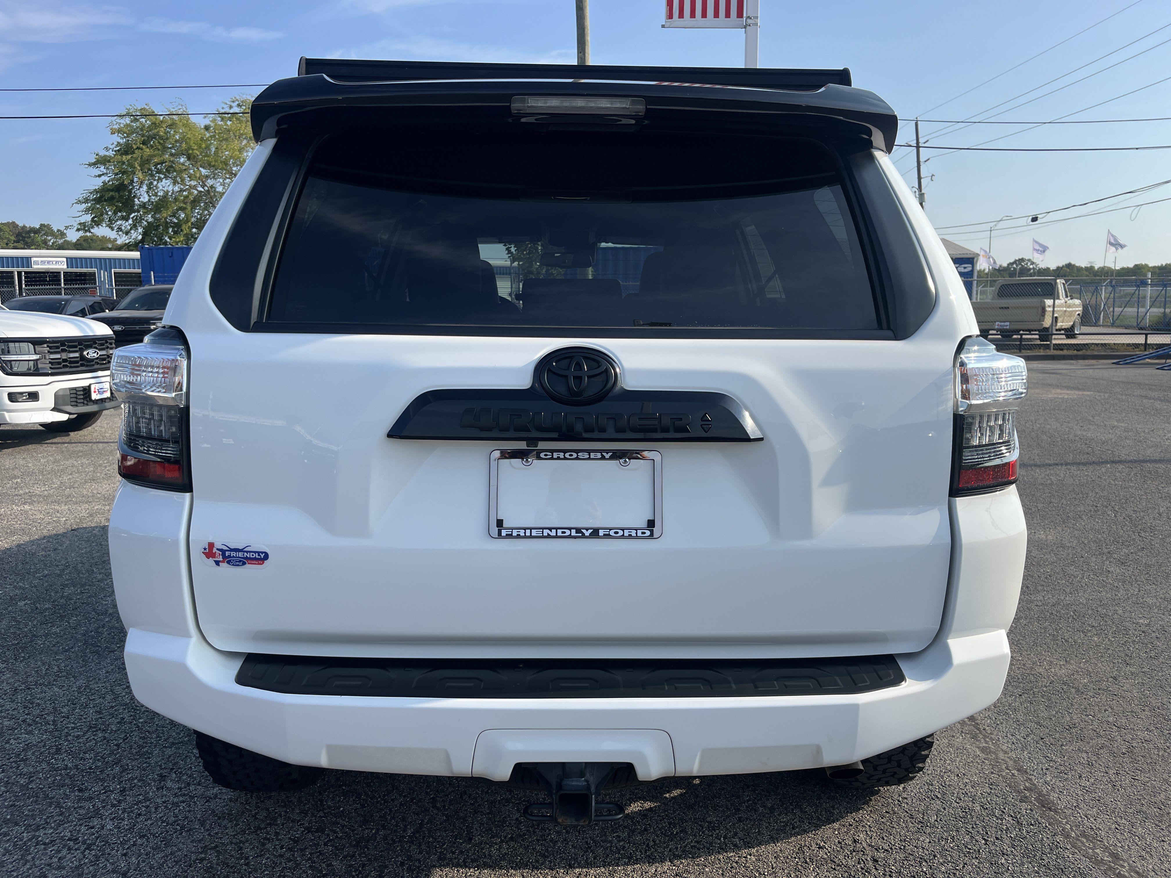 Used 2021 Toyota 4Runner Venture AWD/4WD image 3