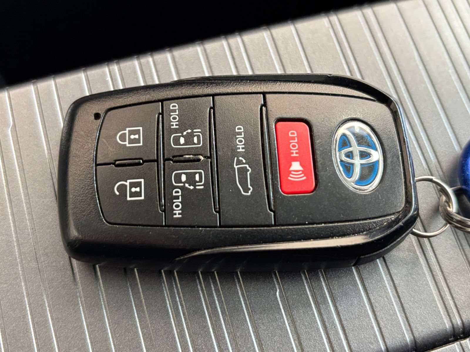 Used 2025 Toyota Sienna XLE FWD image 20