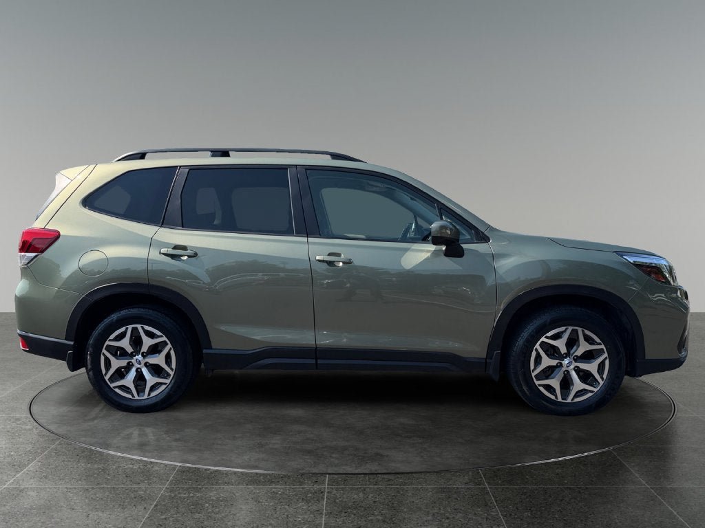 Used 2020 Subaru Forester Premium AWD/4WD image 11