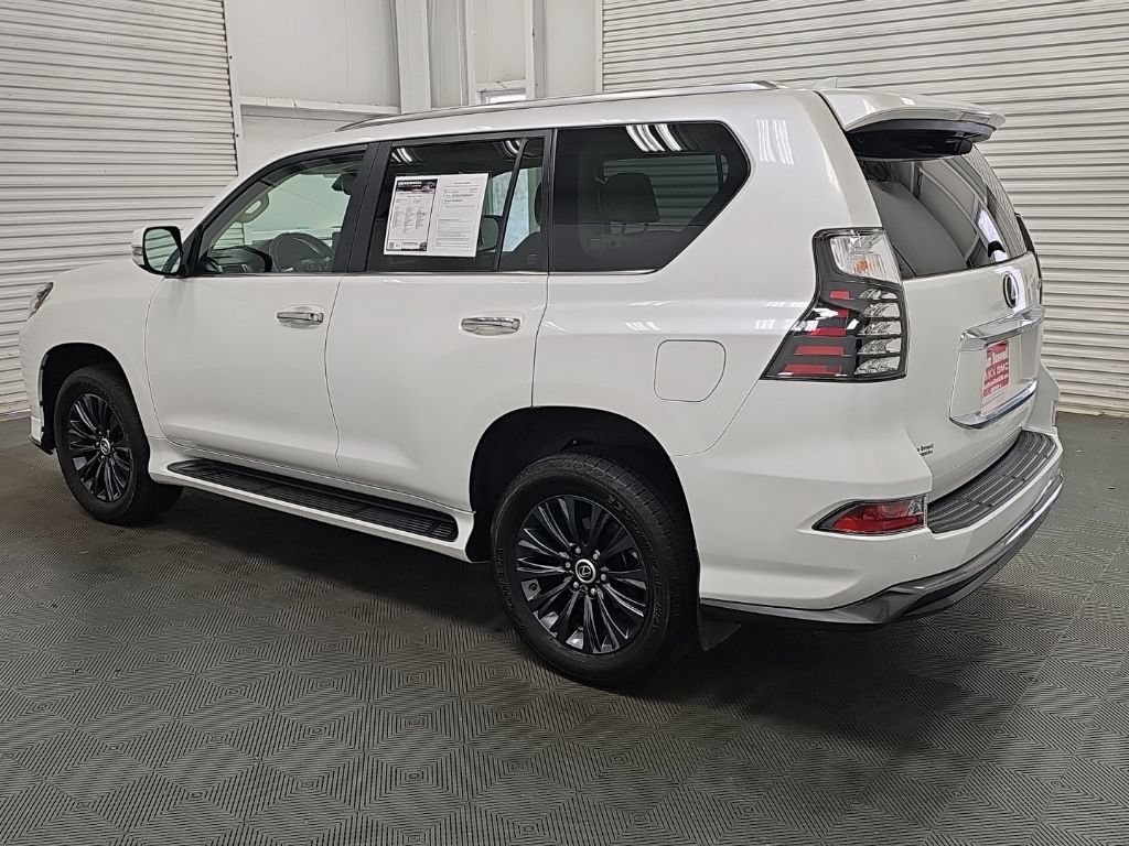 Used 2023 Lexus GX 460 Premium w/ Accessory Package AWD/4WD image 6