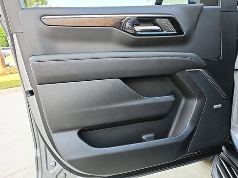 New 2026 Chevrolet Tahoe High Country w/ Sun And Tow Package AWD/4WD image 13