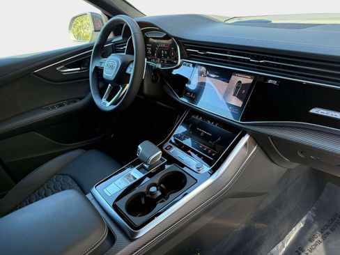 Used 2026 Audi RS Q8 performance image 39