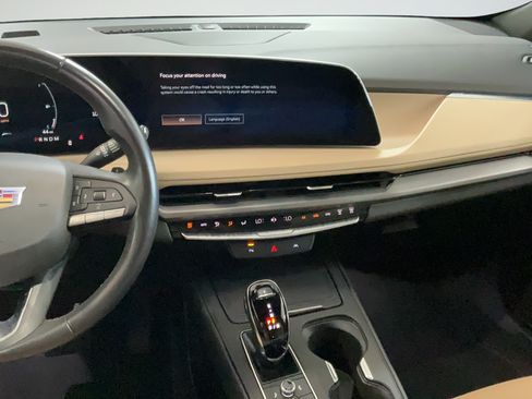 Certified 2024 Cadillac XT4 Luxury FWD image 16