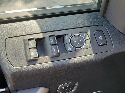 Used 2018 Ford F250 Platinum w/ Platinum Ultimate Package AWD/4WD image 21