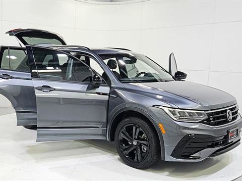 Used 2023 Volkswagen Tiguan SE R-Line FWD image 29
