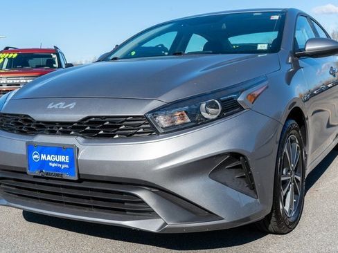 Used 2023 Kia Forte LXS image 2