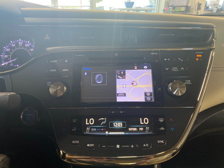 Used 2016 Toyota Avalon Limited w/ Toyota Safety Sense Package FWD image 20