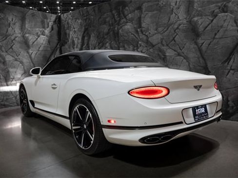 Used 2022 Bentley Continental GT image 16