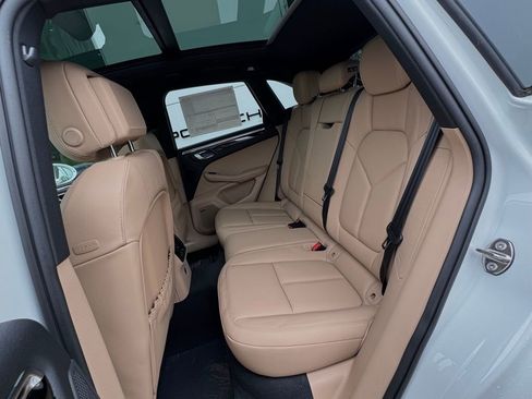 New 2025 Porsche Macan image 39