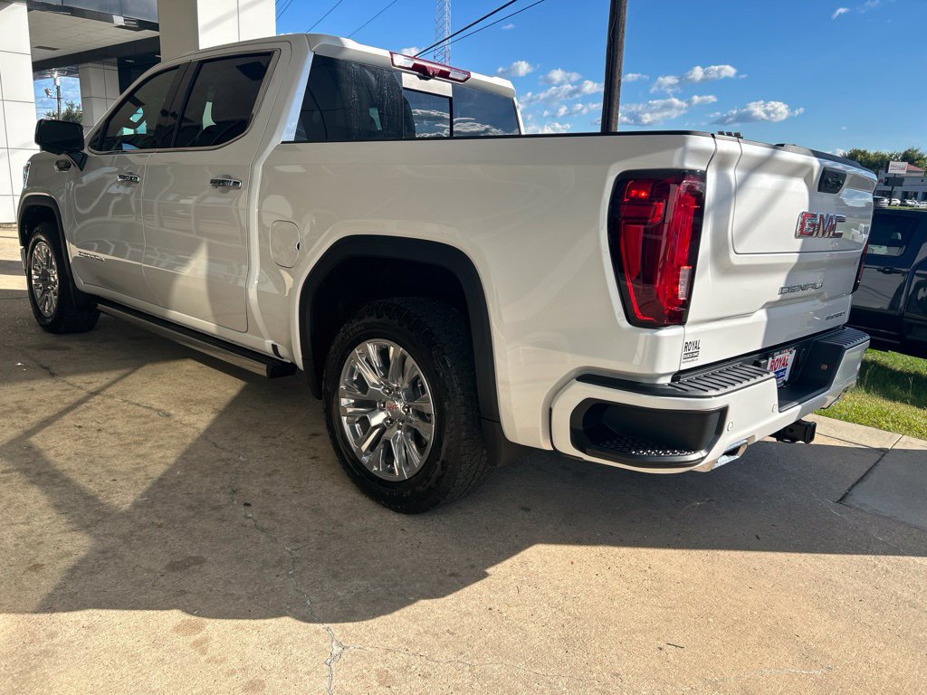 Used 2024 GMC Sierra 1500 Denali w/ Technology Package AWD/4WD image 5