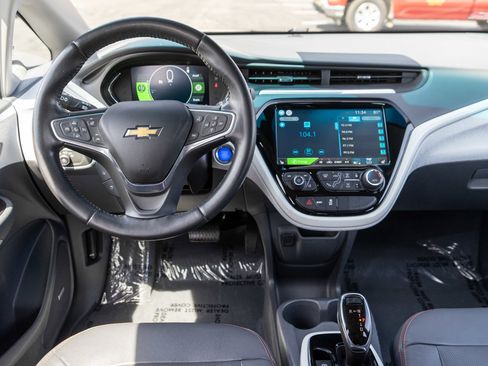Used 2019 Chevrolet Bolt Premier w/ Infotainment Package FWD image 12
