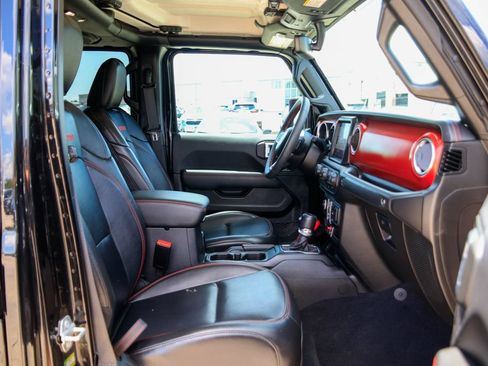 Used 2023 Jeep Gladiator Rubicon w/ Cold Weather Group AWD/4WD image 10