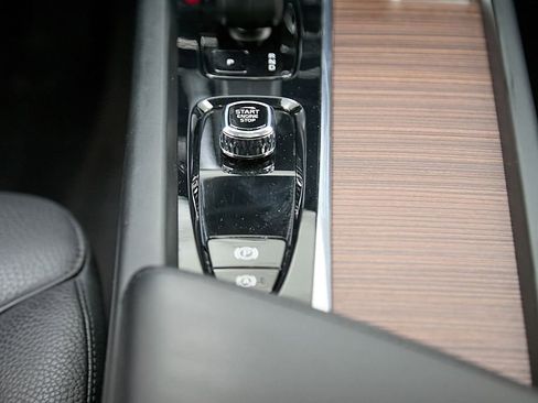 Certified 2023 Volvo XC60 T8 Plus image 32