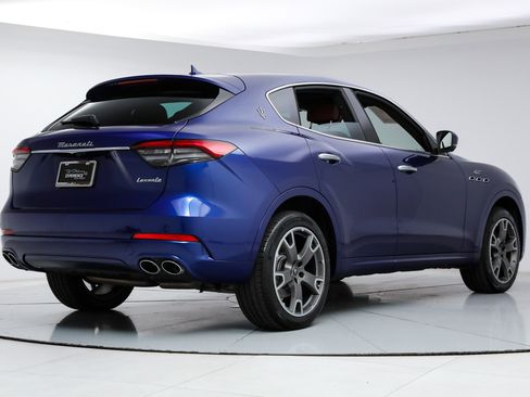 Certified 2023 Maserati Levante GT AWD/4WD image 5