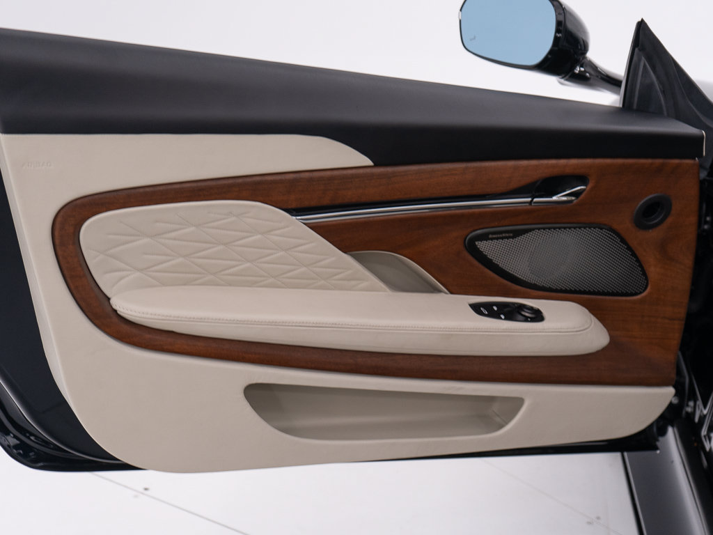 Used 2024 Aston Martin DB12 Convertible RWD image 19