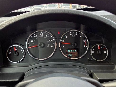 Used 2012 Jeep Liberty Sport image 38